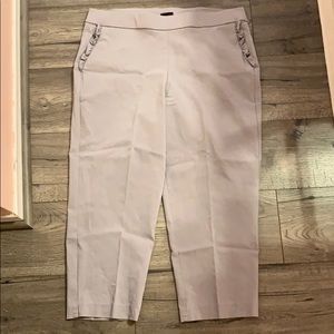 Worthington Ruffle Pocket Crop Pant